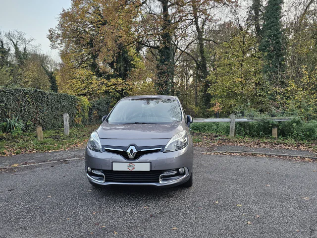 RENAULT SCENIC BOSE Essence 2015